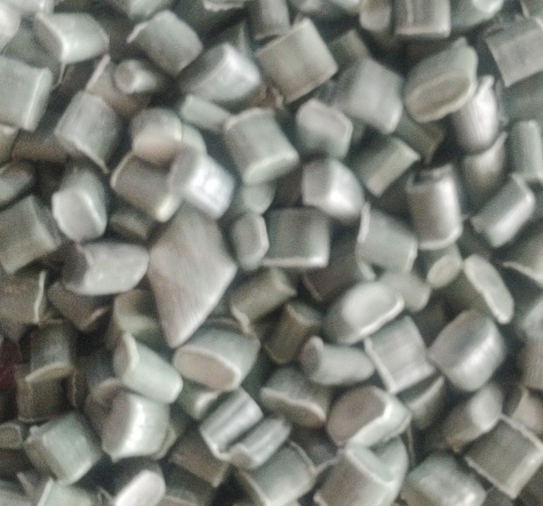 Переработанный пластик стал лучшим сырьем для древесного пластика