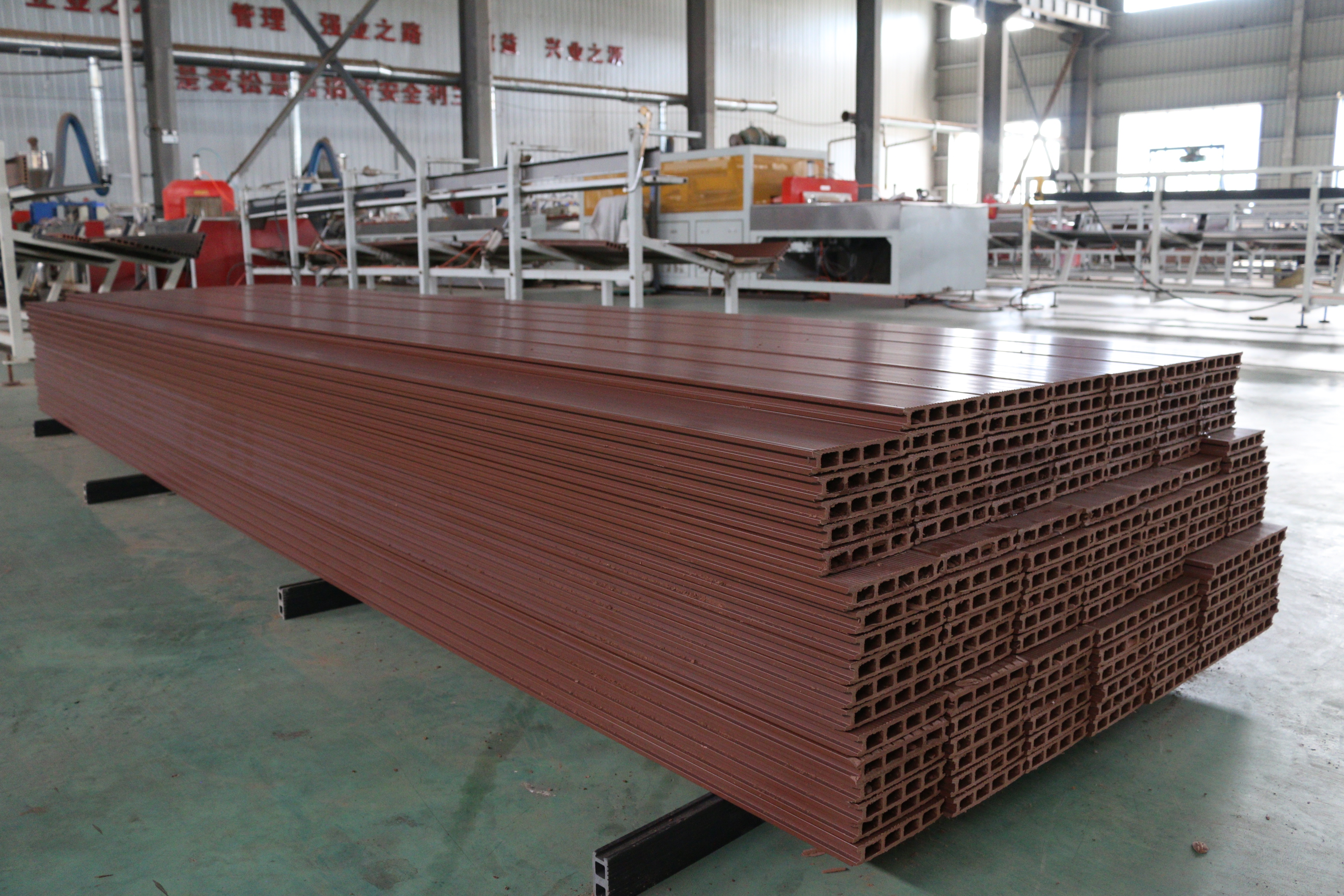 Разработка технологии экструзии древесно-пластикового сырья